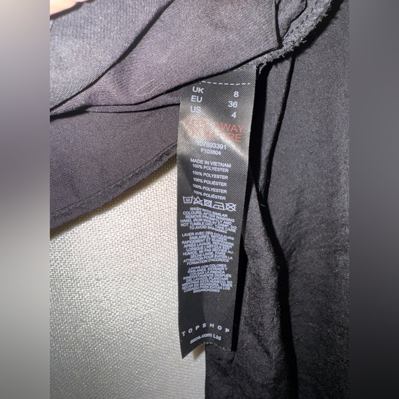 TOPSHOP Ruched Front Tie Long Split Sleeve Back Cut Out Crop Top Black US4. - Picture 10 of 11